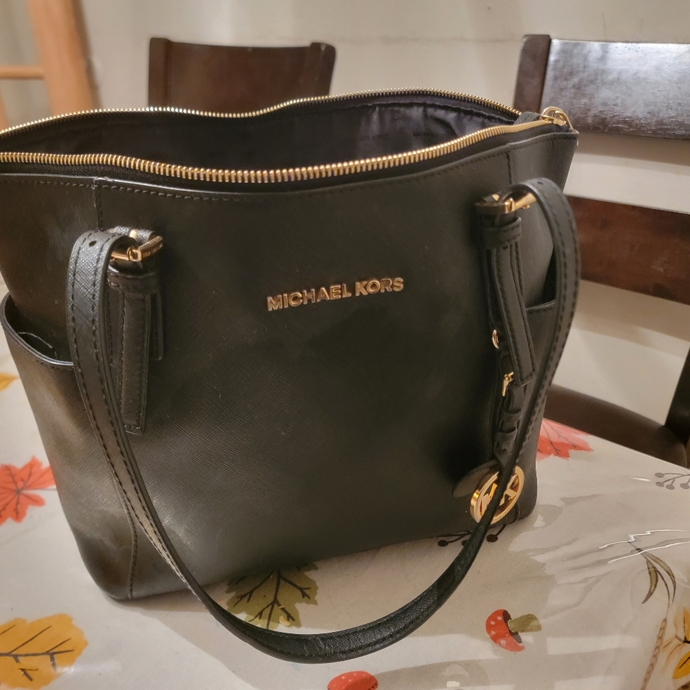MK jet set top zip tote